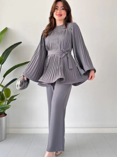 Antonia - Top e pantaloni a pieghe e svasati